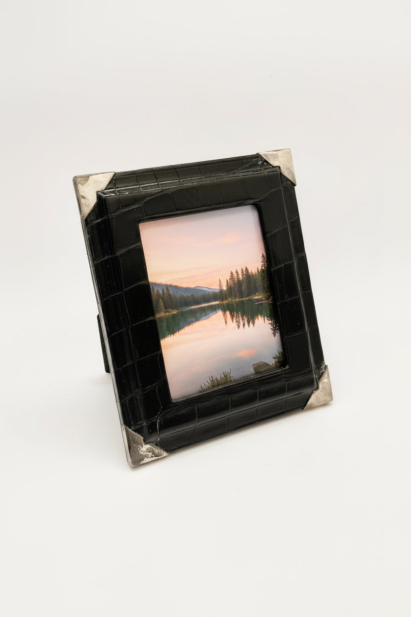 4 X 6 Leather Frame with Silver Corners